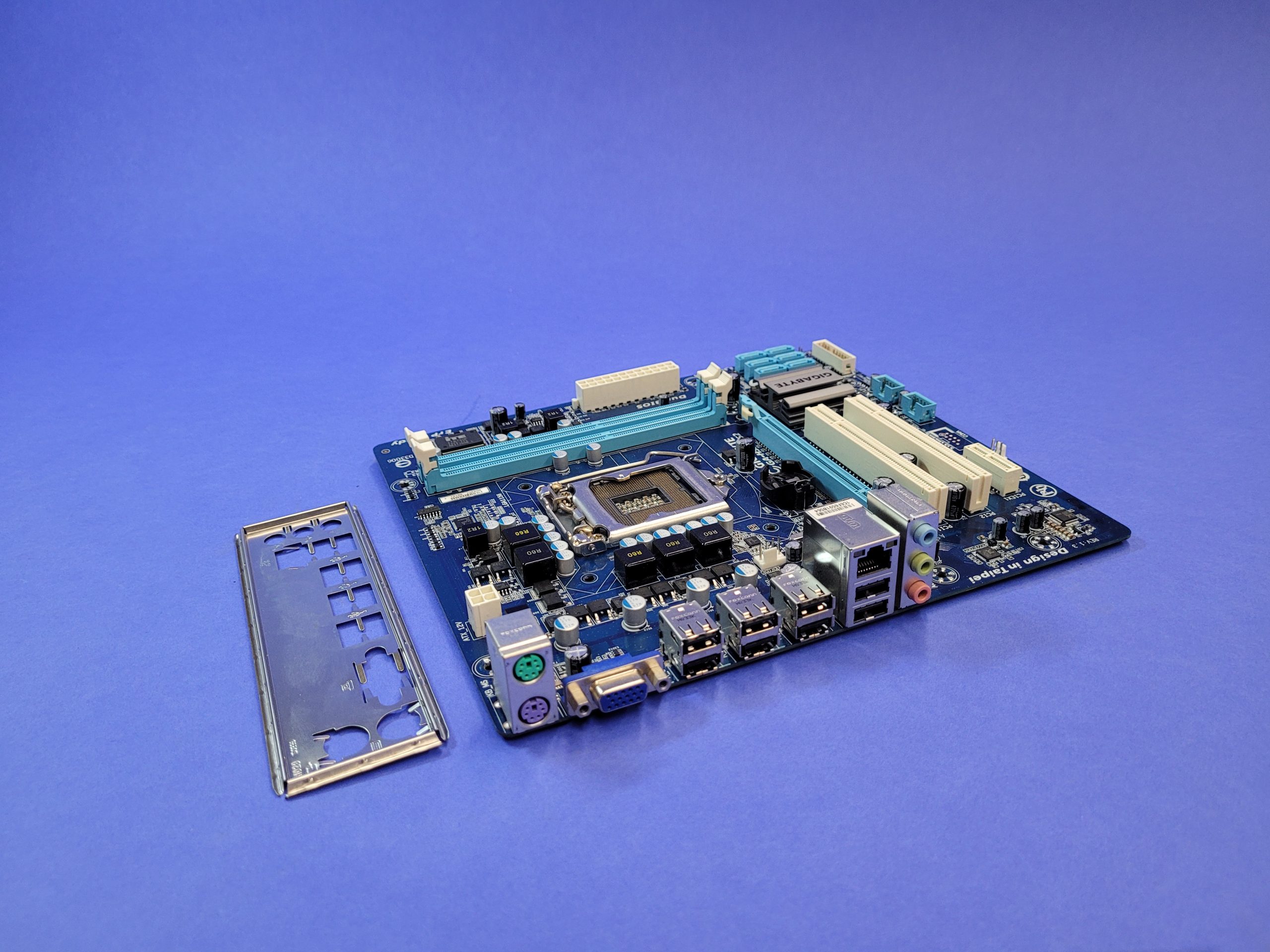 Gigabyte GA-H55M-S2 – Micro-ATX Mainboard