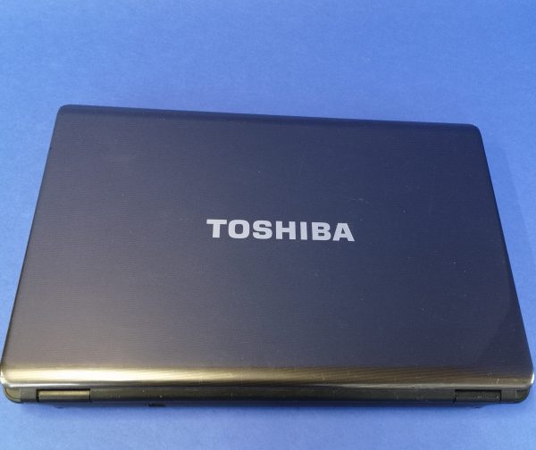 Toshiba Satellite L350-24L – 17,3" Allround-Notebook – Bild 6
