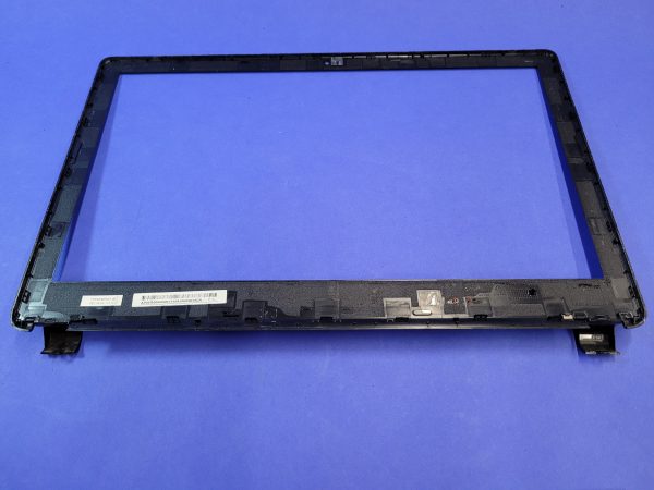 Ersatzteile für ein Acer Aspire E1-570 – Bild 8