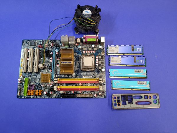 Gigabyte GA-P35-DS3 Mainboard mit Intel Core2 Duo, 4 GB DDR2-RAM & CPU-Lüfter