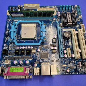 Gigabyte GA-M68MT-D3 Mainboard mit AMD Athlon II