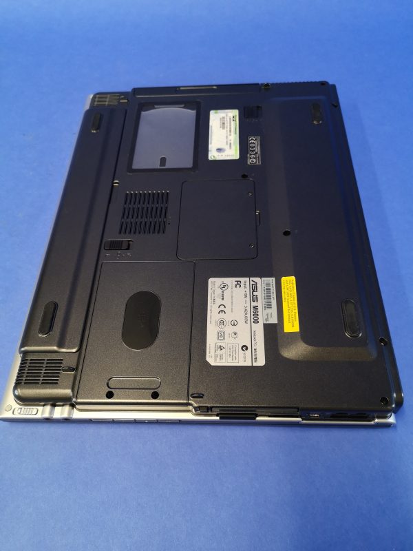 ASUS M6000 Notebook – Bild 2