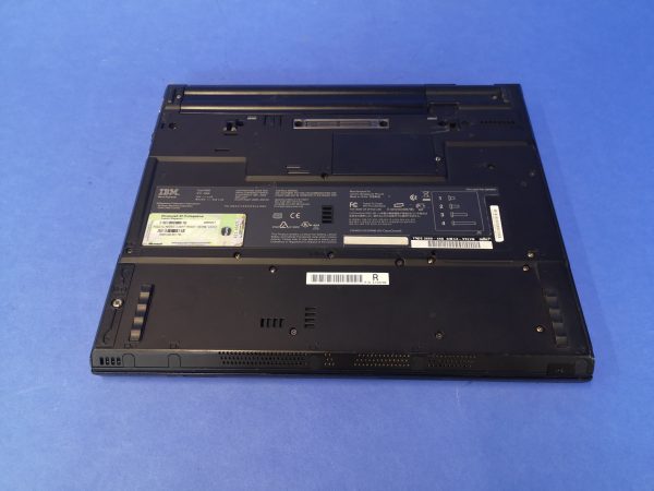 IBM ThinkPad T43 mit Fehler 2010 (HDD-Inkompatibilität) – Bild 2