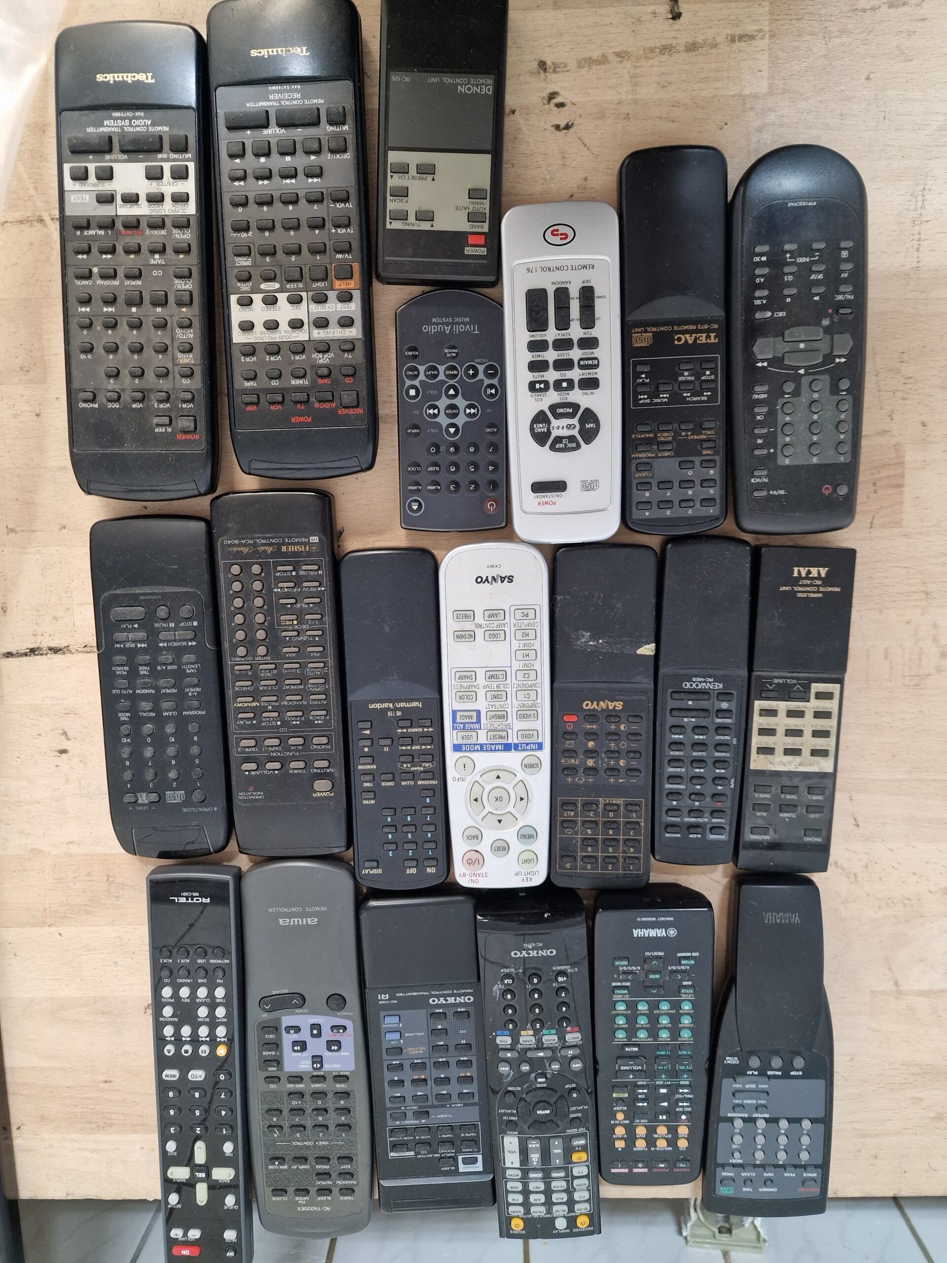 Fernbedienungen für TV, Receiver, DVD, HiFi & weitere Geräte – verschiedene Modelle – Bild 16