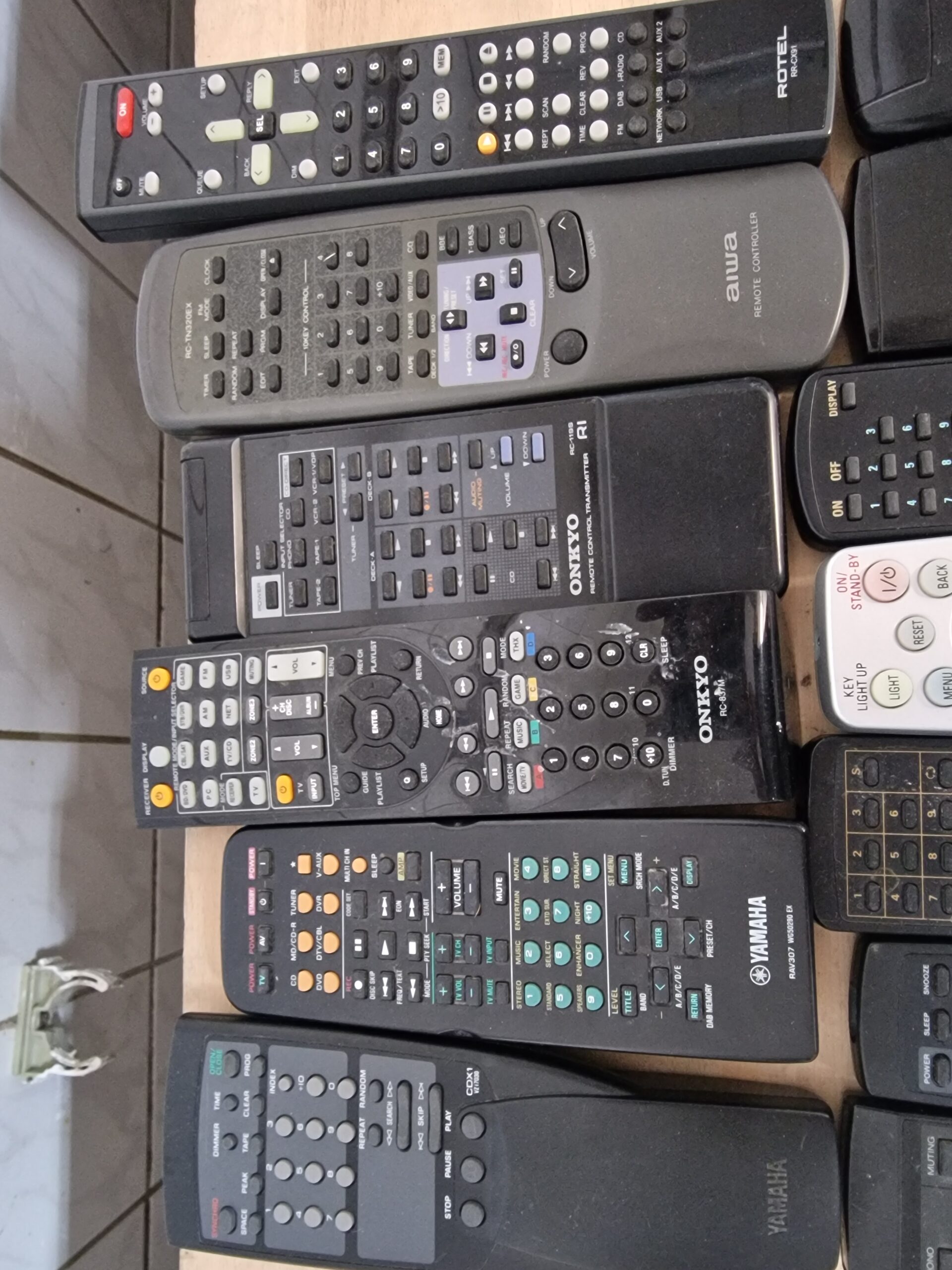 Fernbedienungen für TV, Receiver, DVD, HiFi & weitere Geräte – verschiedene Modelle – Bild 13