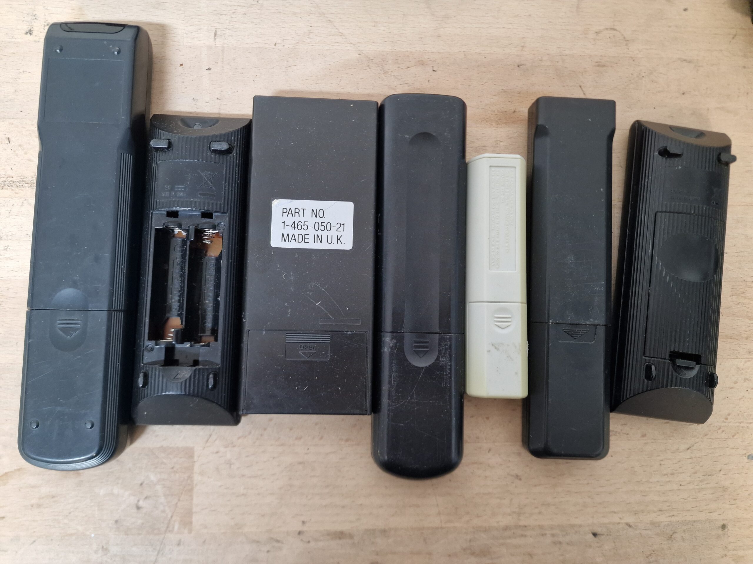 Fernbedienungen für TV, Receiver, DVD, HiFi & weitere Geräte – verschiedene Modelle – Bild 10