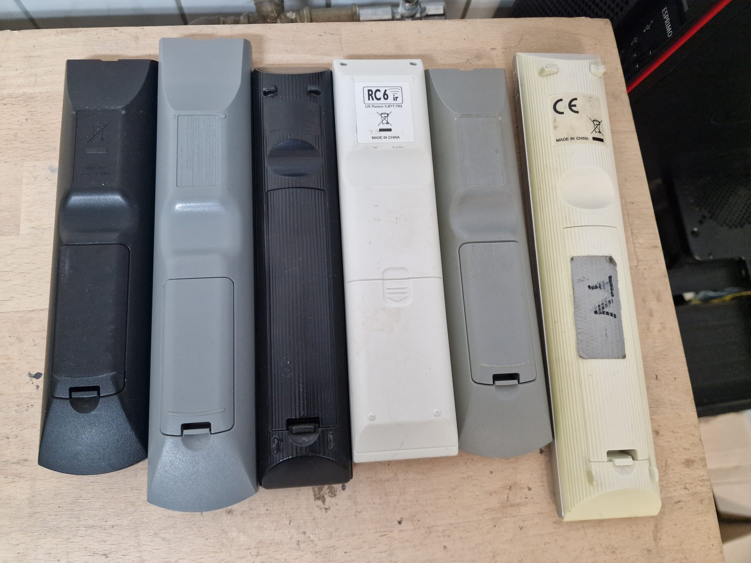 Fernbedienungen für TV, Receiver, DVD, HiFi & weitere Geräte – verschiedene Modelle – Bild 4