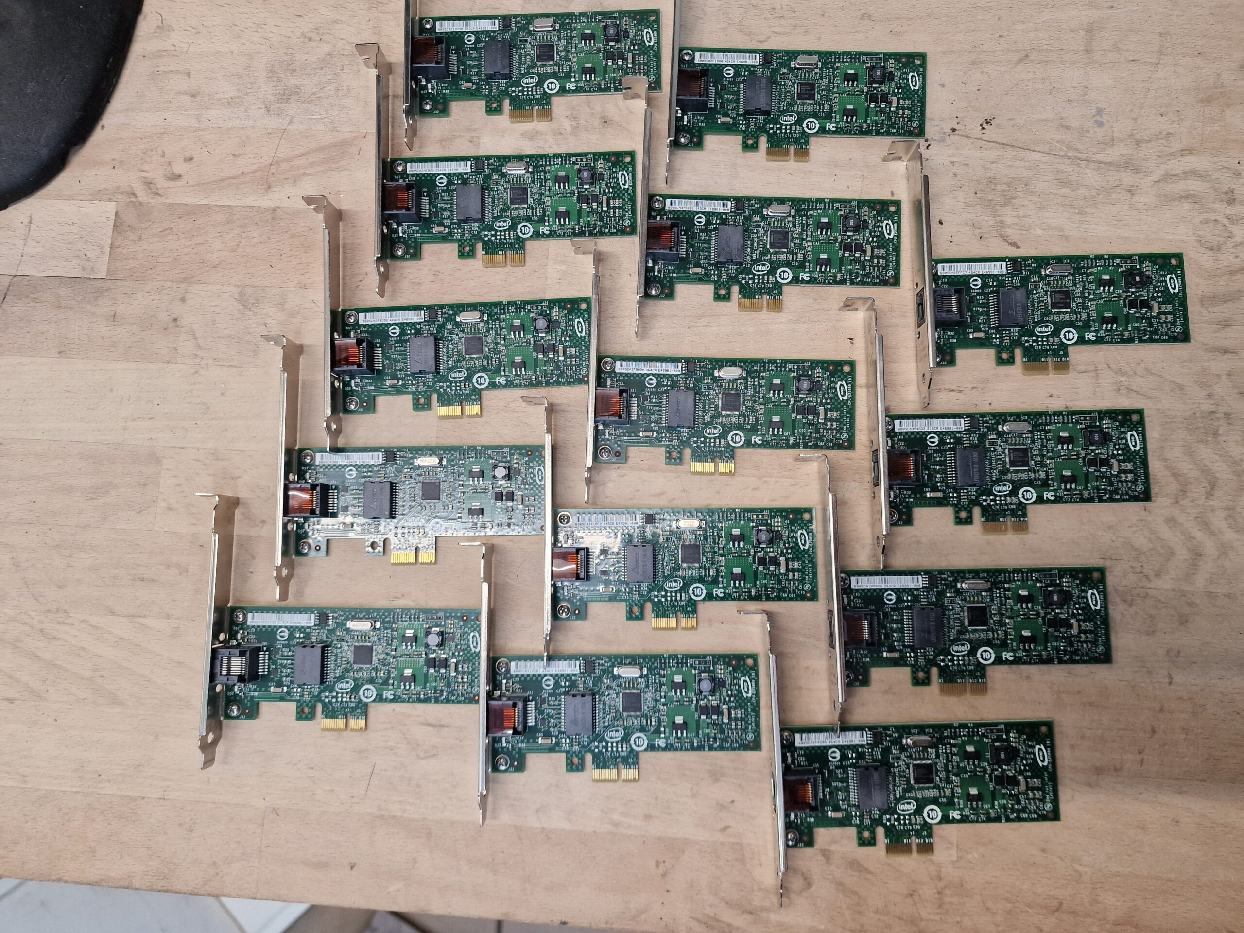 Intel Gigabit CT Desktop Adapter – PCIe Netzwerkkarte – große oder kleine Blende